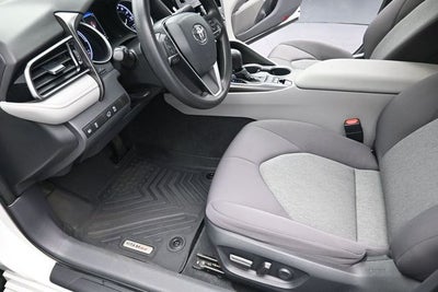 2022 Toyota Camry Hybrid LE