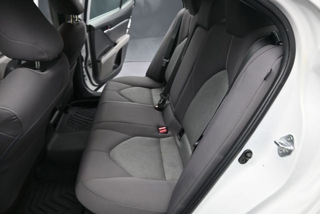 2022 Toyota Camry Hybrid LE