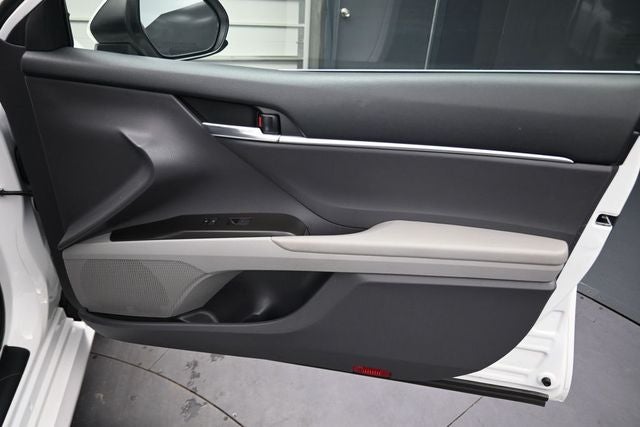2022 Toyota Camry Hybrid LE