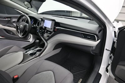 2022 Toyota Camry Hybrid LE