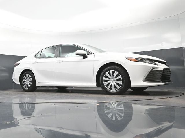 2022 Toyota Camry Hybrid LE