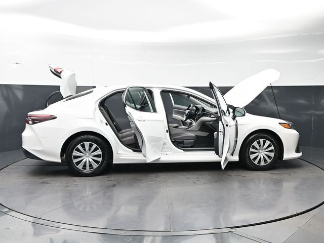 2022 Toyota Camry Hybrid LE