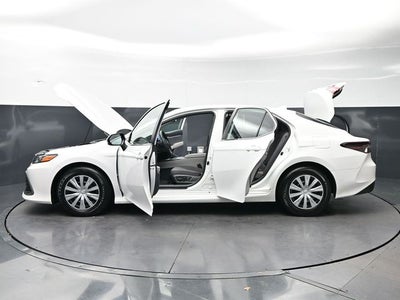 2022 Toyota Camry Hybrid LE