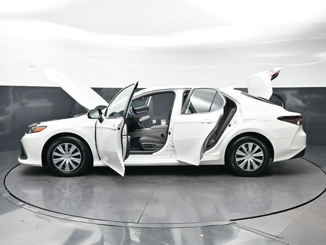 2022 Toyota Camry Hybrid LE