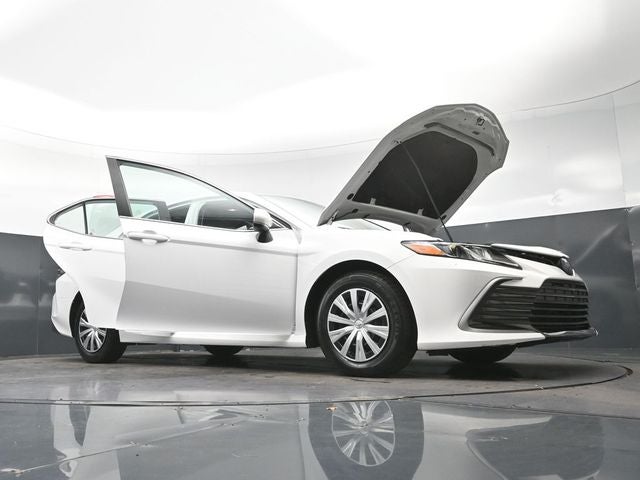 2022 Toyota Camry Hybrid LE