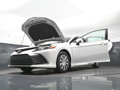 2022 Toyota Camry Hybrid LE