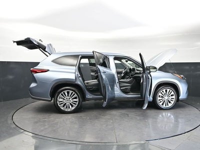 2023 Toyota Highlander Platinum
