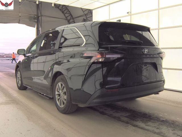 2024 Toyota Sienna LE 7 Passenger