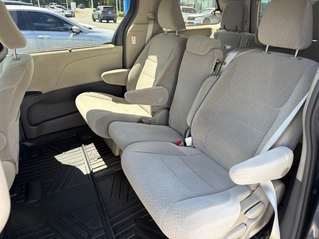2017 Toyota Sienna LE 8 Passenger