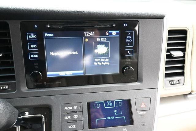 2017 Toyota Sienna LE 8 Passenger