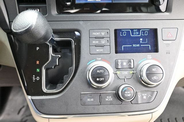 2017 Toyota Sienna LE 8 Passenger