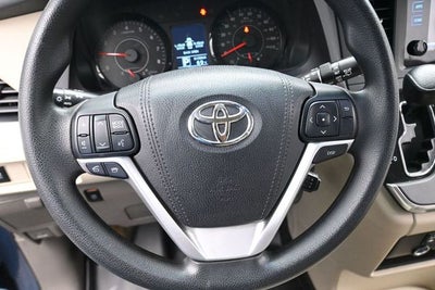 2017 Toyota Sienna LE 8 Passenger