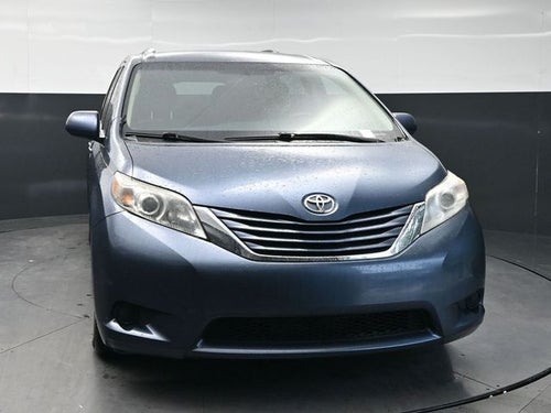 2017 Toyota Sienna LE 8 Passenger