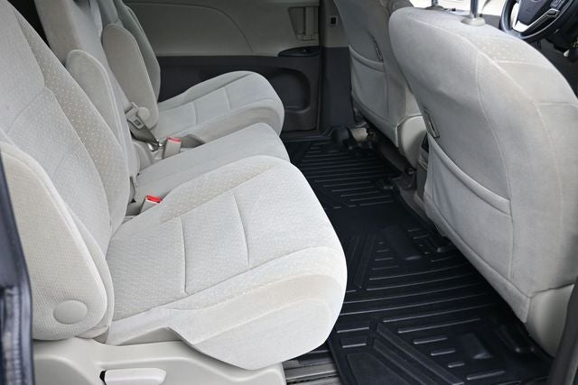 2017 Toyota Sienna LE 8 Passenger