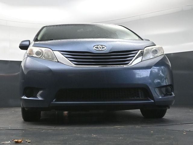 2017 Toyota Sienna LE 8 Passenger