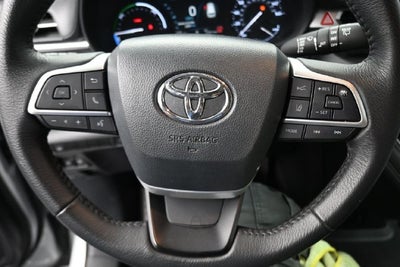 2025 Toyota Sienna XLE 8 Passenger