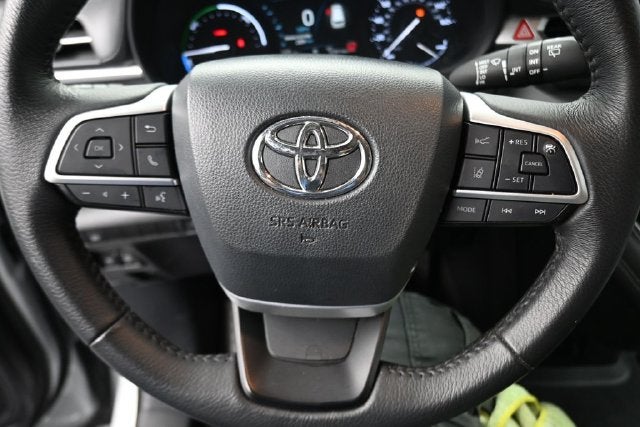 2025 Toyota Sienna XLE 8 Passenger