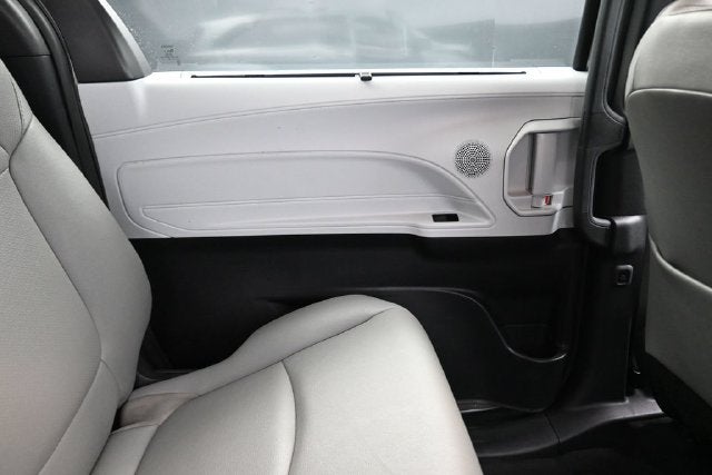 2025 Toyota Sienna XLE 8 Passenger