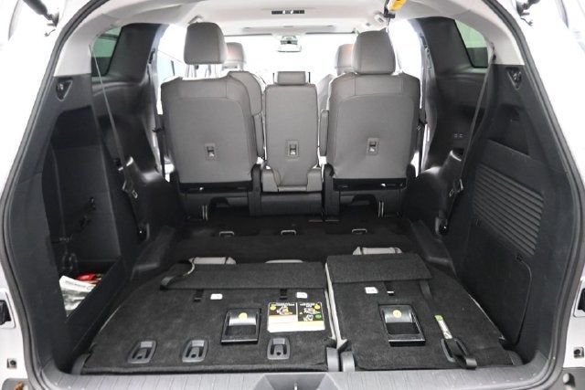 2025 Toyota Sienna XLE 8 Passenger