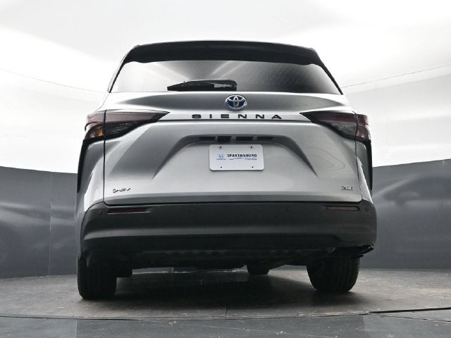 2025 Toyota Sienna XLE 8 Passenger