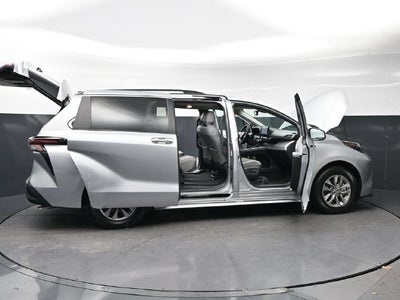 2025 Toyota Sienna XLE 8 Passenger