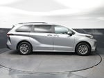 2025 Toyota Sienna XLE 8 Passenger
