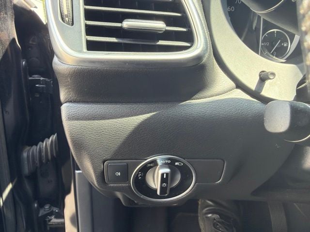 2017 INFINITI QX30 Base