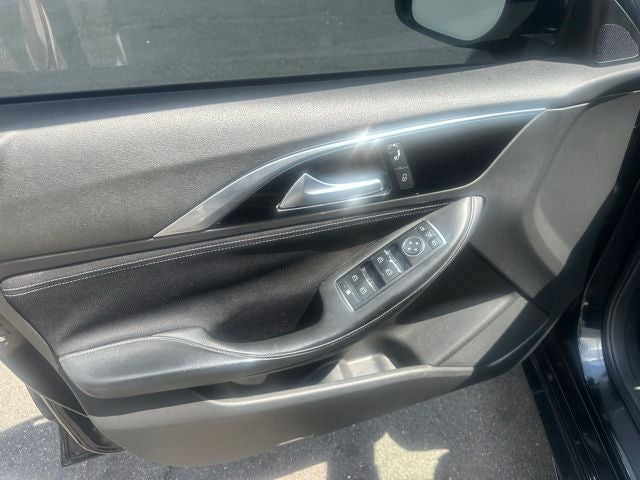 2017 INFINITI QX30 Base