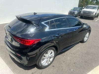 2017 INFINITI QX30 Base