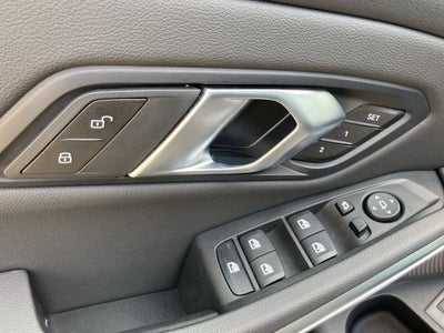 2025 BMW 3 Series 330i xDrive