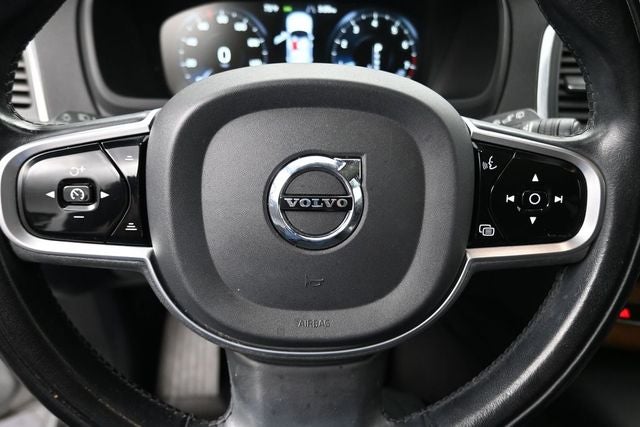 2022 Volvo XC90 T6 Momentum