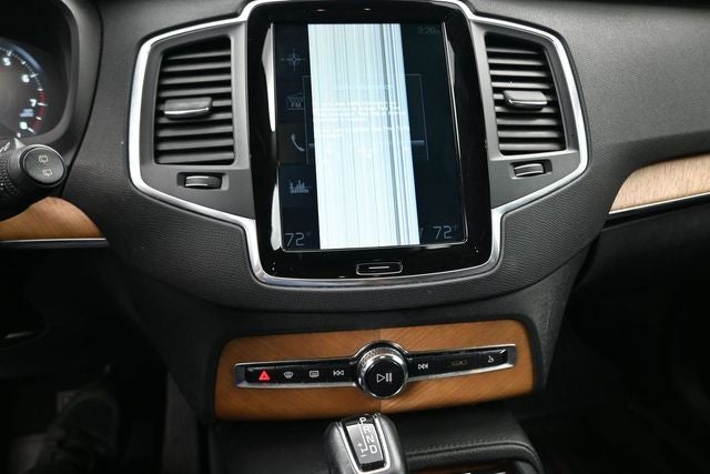 2022 Volvo XC90 T6 Momentum