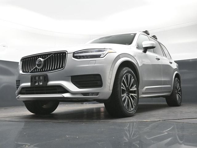 2022 Volvo XC90 T6 Momentum