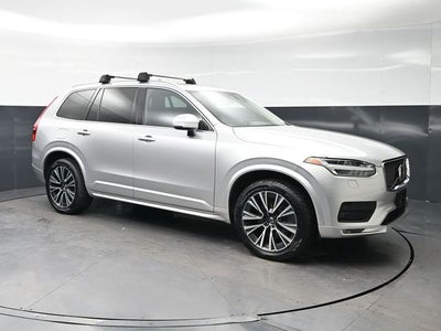 2022 Volvo XC90 T6 Momentum