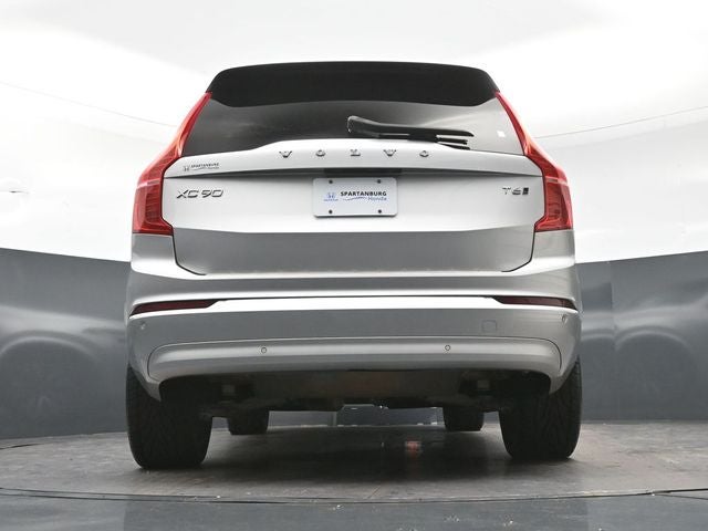2022 Volvo XC90 T6 Momentum