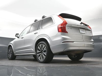 2022 Volvo XC90 T6 Momentum