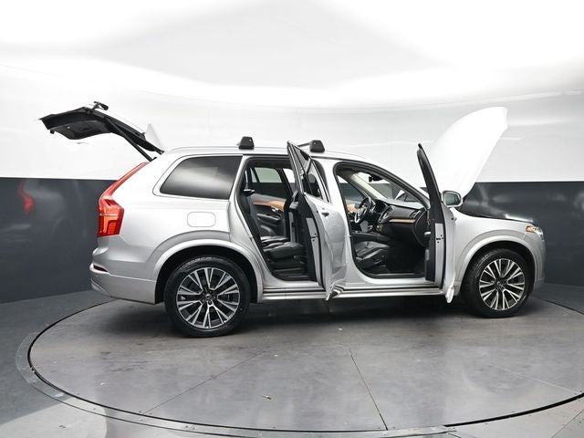 2022 Volvo XC90 T6 Momentum