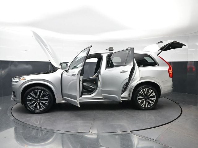 2022 Volvo XC90 T6 Momentum