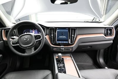2023 Volvo XC60 B5 Plus Dark Theme