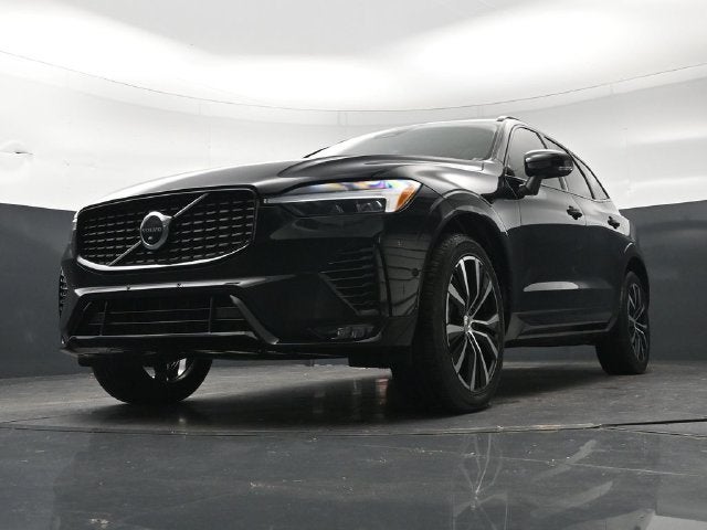 2023 Volvo XC60 B5 Plus Dark Theme