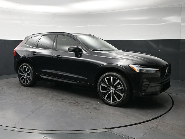 2023 Volvo XC60 B5 Plus Dark Theme