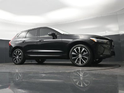 2023 Volvo XC60 B5 Plus Dark Theme