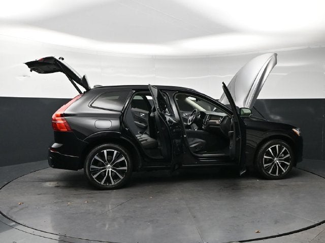 2023 Volvo XC60 B5 Plus Dark Theme