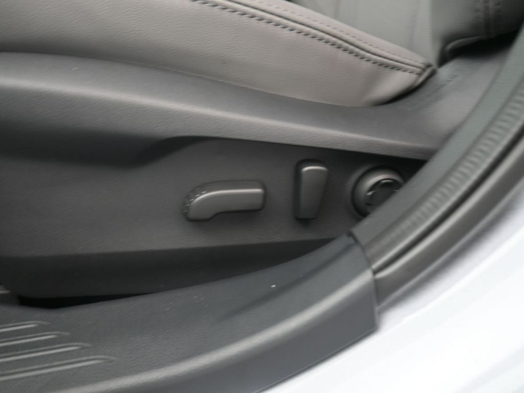 2025 Subaru Legacy Limited - Photo 14