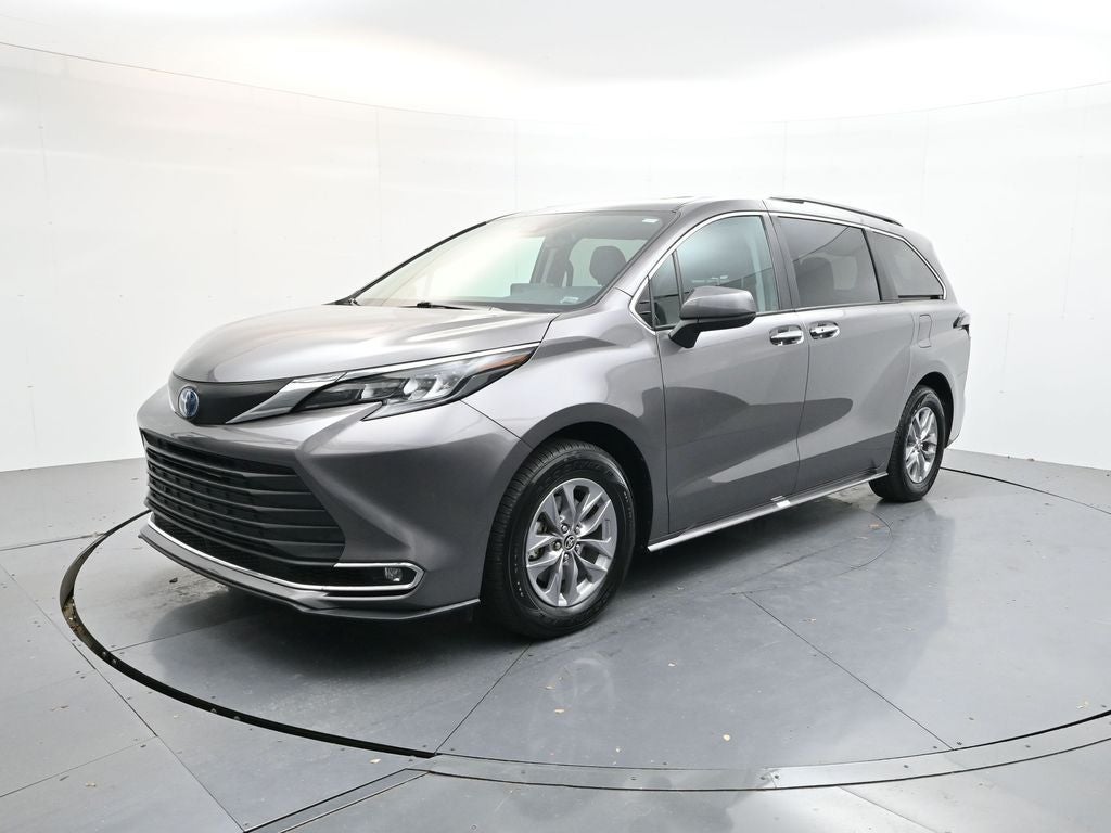 2024 Toyota Sienna XLE