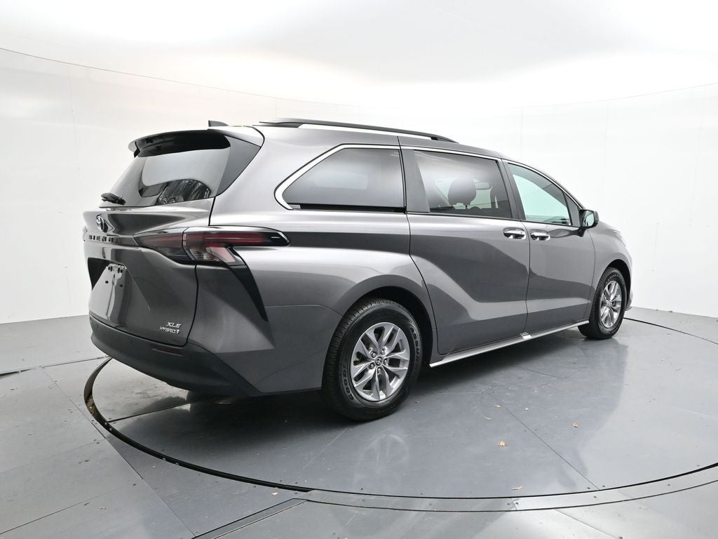 2024 Toyota Sienna XLE