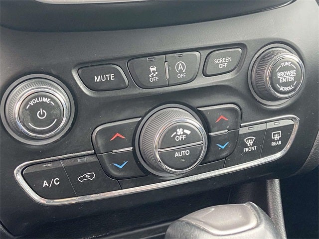 2022 Jeep Cherokee Latitude Lux