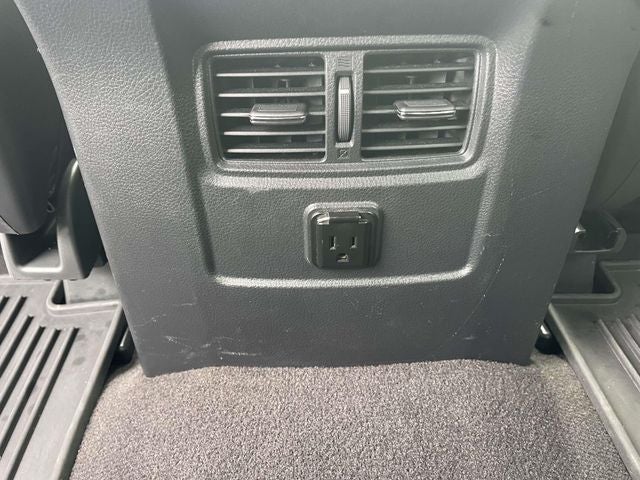 2017 Nissan Titan SL