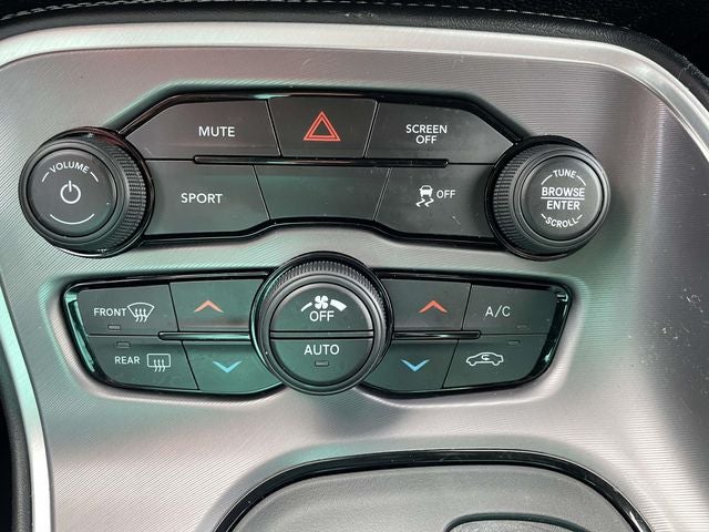 2022 Dodge Challenger SXT