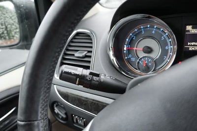 2016 Chrysler Town & Country Touring-L